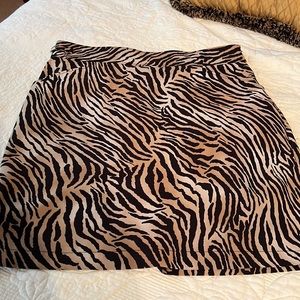 Gorgeous Black and Tan Chicos skort